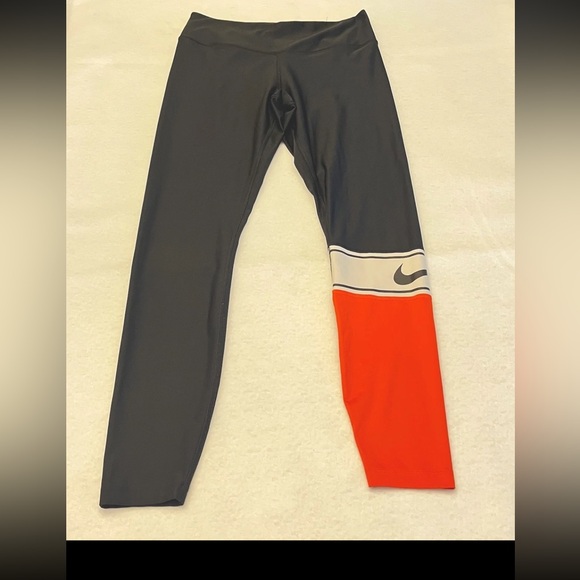 Nike Pants - Nike Drifit Women’s Black Leggings with Red Accent Medium